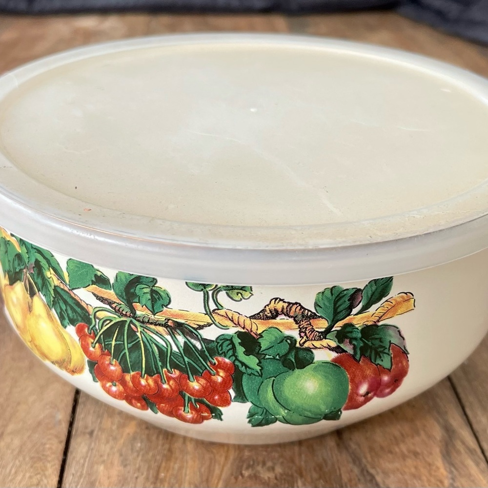 Vintage Tabletops Unlimited Victroceramic Lidded Enamel Bowl/Pot